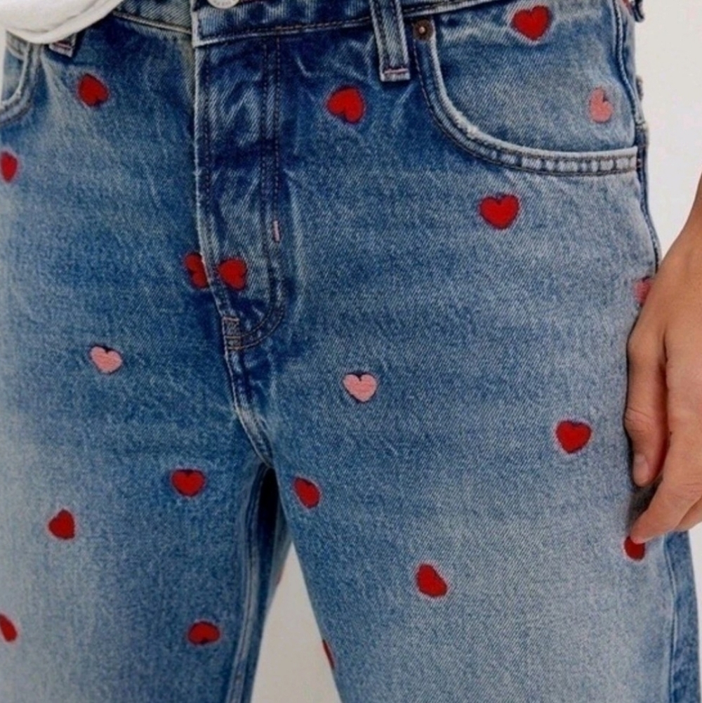 Free People Denim Boyfriend Jeans with Red Hearts *SOLD OUT *27 *NWT - Picture 3 of 4